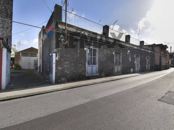 casa indipendente in vendita ad Acireale in zona Aci Platani