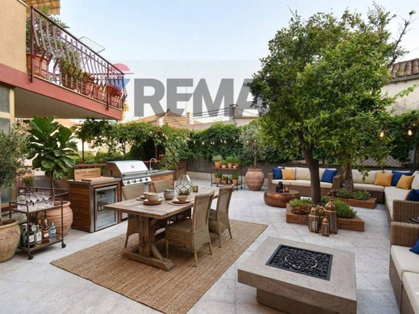 appartamento in vendita ad Acireale in zona Santa Tecla