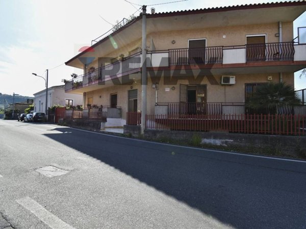 appartamento in vendita ad Acireale in zona Santa Tecla