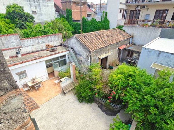 casa indipendente in vendita ad Acireale in zona Centro Storico