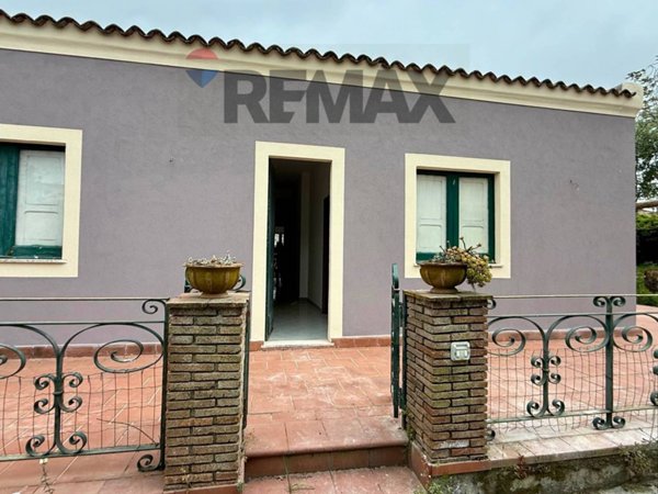 casa indipendente in vendita ad Acireale in zona Piano d'Api