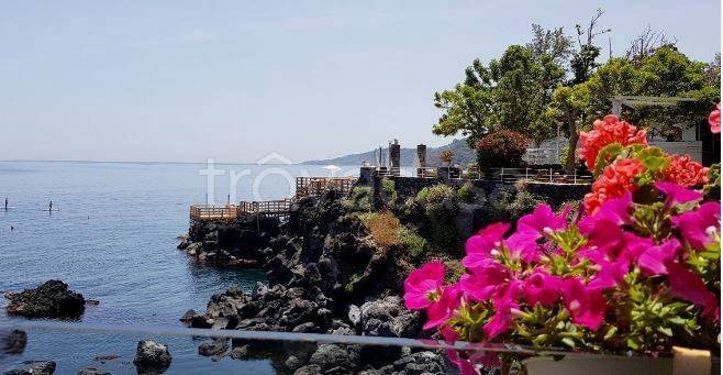 casa indipendente in vendita ad Acireale in zona Santa Tecla