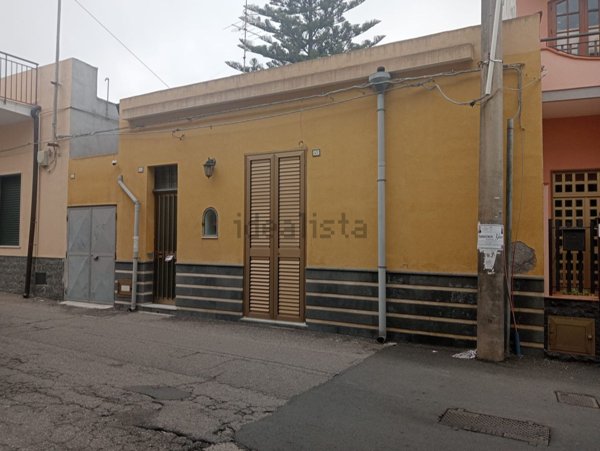 casa indipendente in vendita ad Acireale