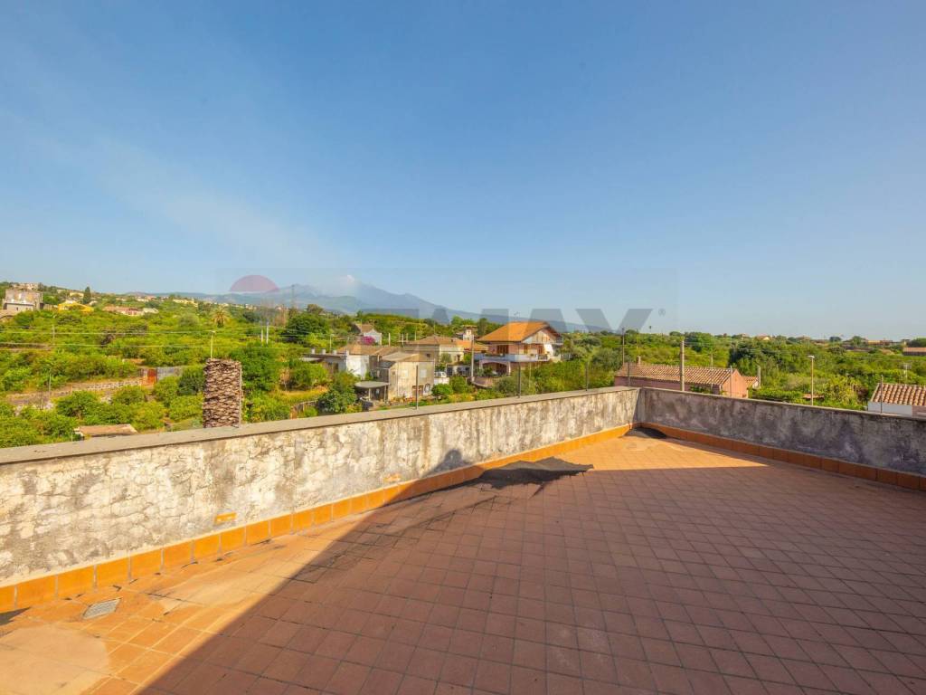 casa indipendente in vendita ad Acireale in zona Scillichenti