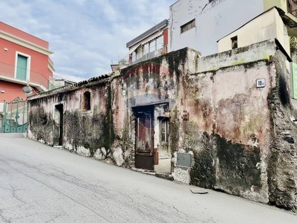 casa indipendente in vendita ad Acireale