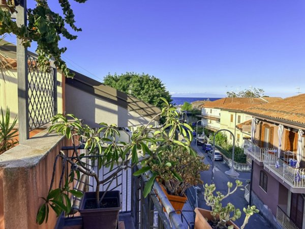 casa indipendente in vendita ad Acireale in zona Pozzillo