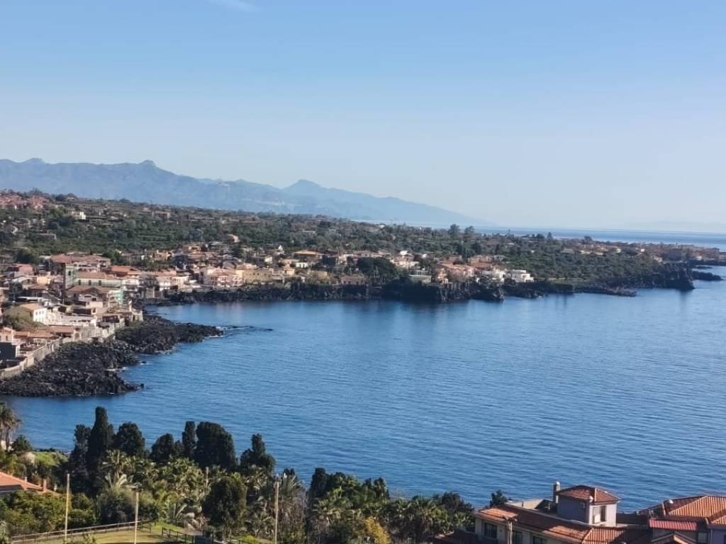 appartamento in vendita ad Acireale in zona Santa Tecla