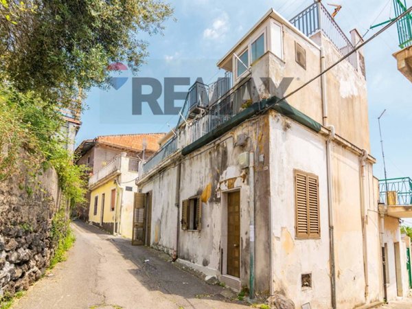 casa indipendente in vendita ad Acireale in zona Santa Caterina