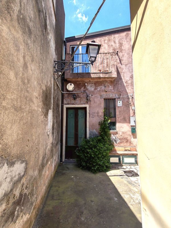 casa indipendente in vendita ad Acireale in zona Centro Storico