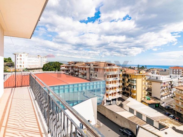 appartamento in vendita ad Acireale
