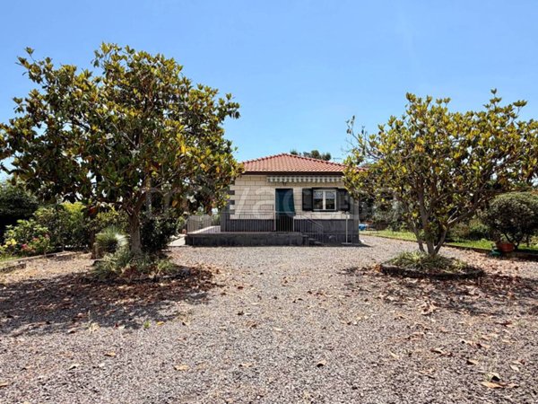 casa indipendente in vendita ad Acireale in zona Pennisi