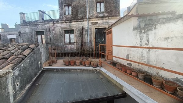 appartamento in vendita ad Acireale in zona Centro Storico