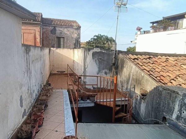 casa indipendente in vendita ad Acireale in zona Centro Storico