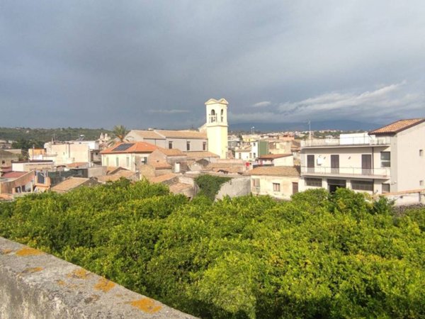 appartamento in vendita ad Acireale in zona Aci Platani