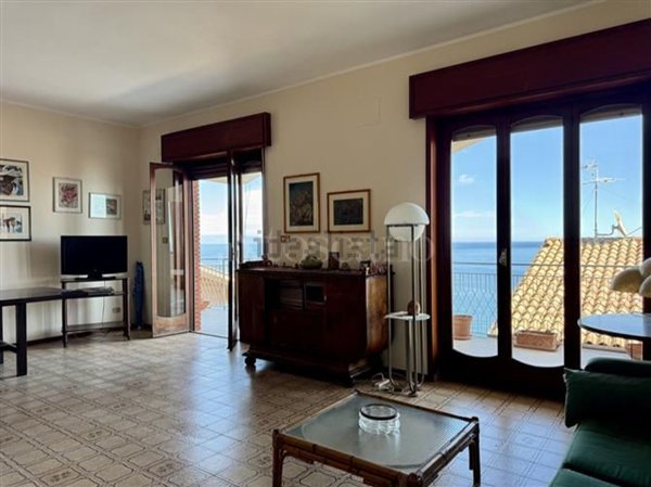 appartamento in vendita ad Acireale in zona Santa Caterina