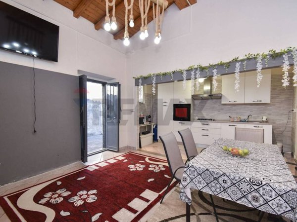 casa indipendente in vendita ad Acireale