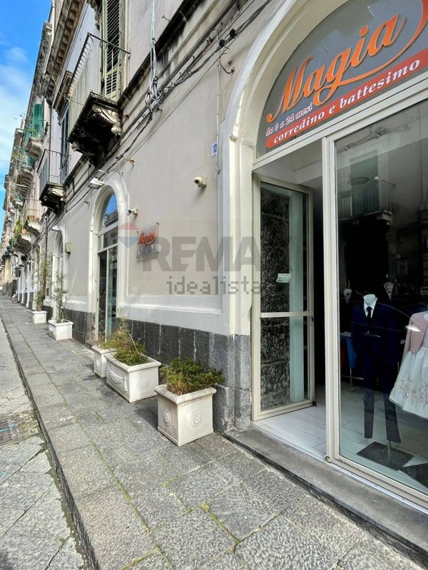 locale commerciale in vendita ad Acireale in zona Centro Storico