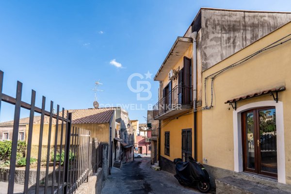 appartamento in vendita ad Acireale in zona San Giovanni