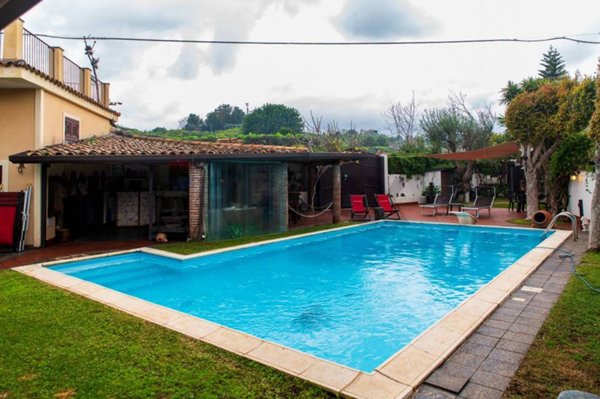 casa indipendente in vendita ad Acireale in zona Mangano