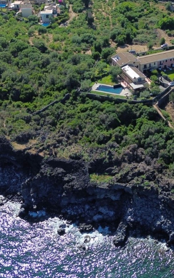 casa indipendente in vendita ad Acireale in zona Santa Tecla