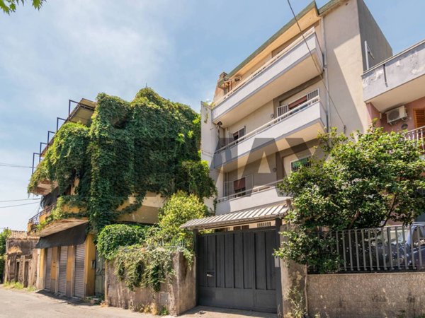 casa indipendente in vendita ad Acireale in zona San Giovanni