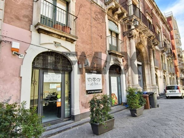 negozio in vendita ad Acireale in zona Centro Storico