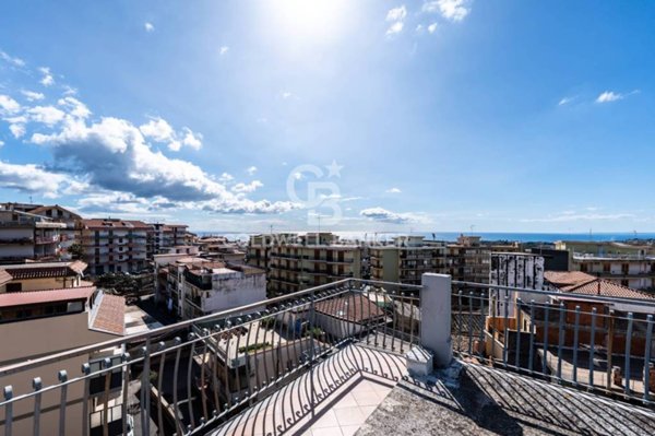 casa indipendente in vendita ad Acireale