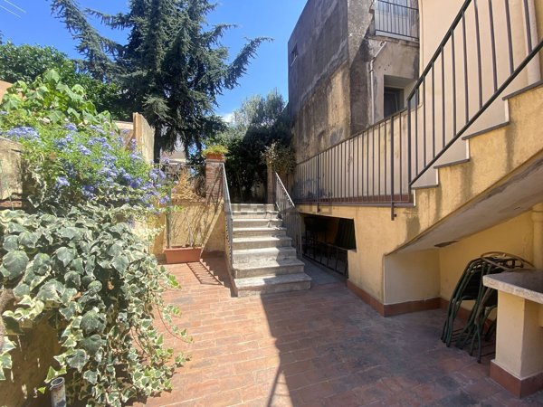 appartamento in vendita ad Acireale in zona Centro Storico