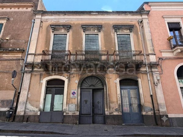 appartamento in vendita ad Acireale in zona Centro Storico