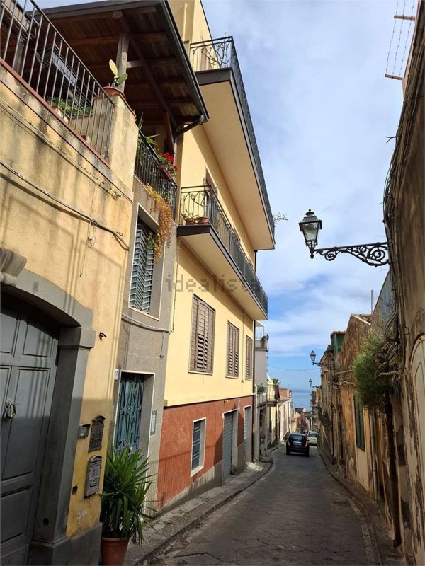 casa indipendente in vendita ad Acireale in zona Centro Storico