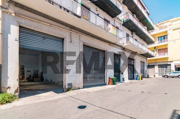 locale commerciale in vendita ad Acireale