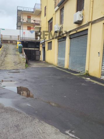 locale di sgombero in vendita ad Acireale