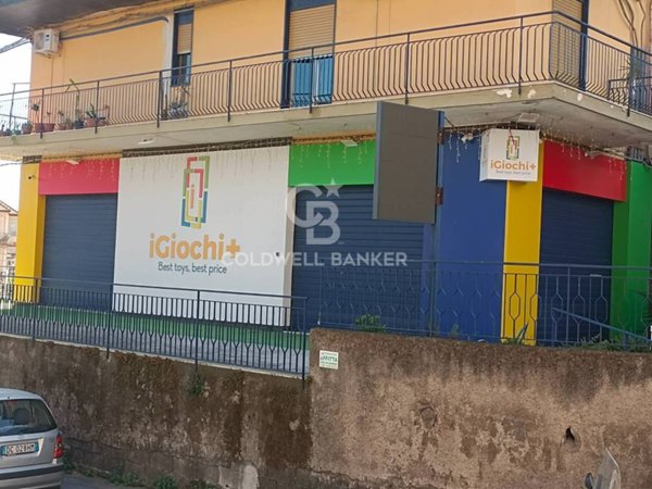 negozio in vendita ad Acireale