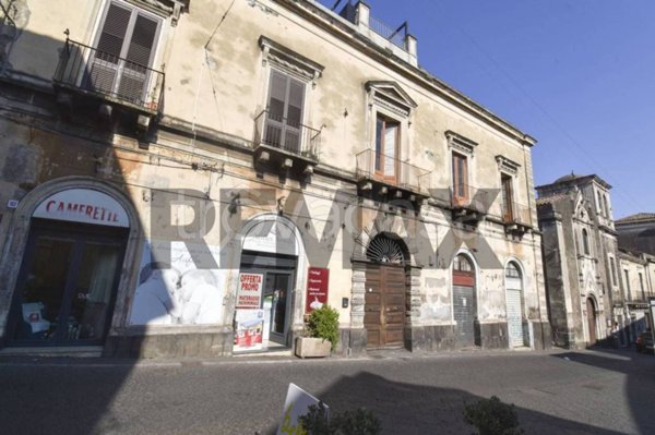 negozio in vendita ad Acireale in zona Centro Storico