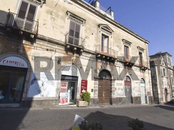 negozio in vendita ad Acireale in zona Centro Storico