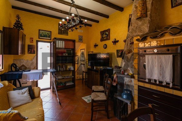 casa indipendente in vendita ad Acireale in zona Centro Storico