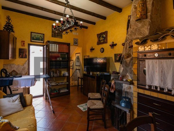 casa indipendente in vendita ad Acireale in zona Centro Storico
