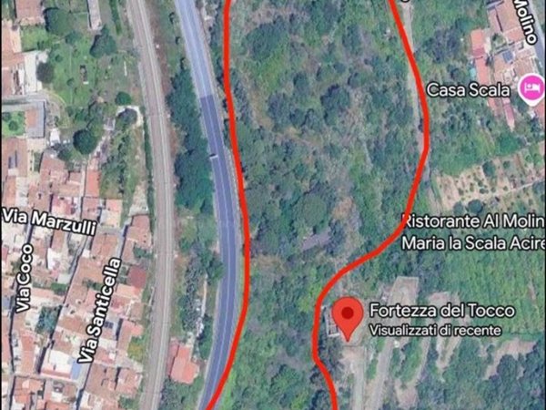 negozio in vendita ad Acireale in zona Santa Maria la Scala