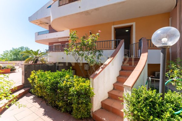 casa indipendente in vendita ad Acireale in zona Pozzillo