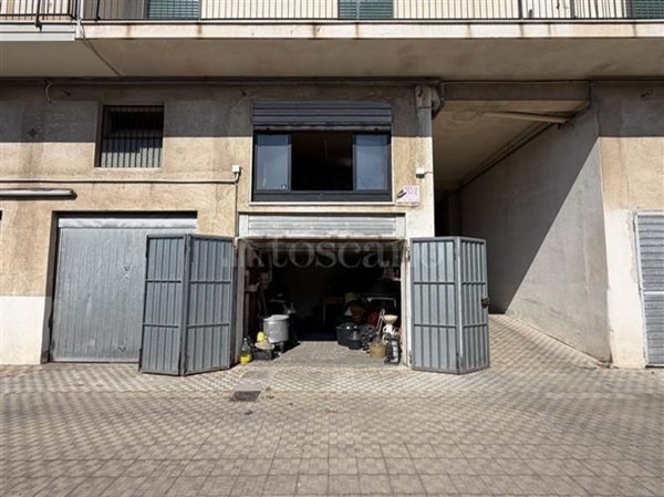 locale di sgombero in vendita ad Acireale