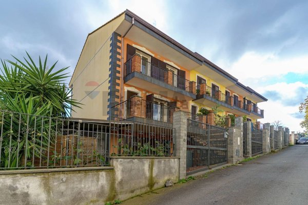 casa indipendente in vendita ad Acireale in zona Pennisi