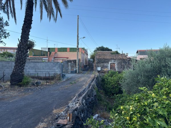 appartamento in vendita ad Acireale in zona Pozzillo
