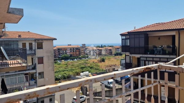appartamento in vendita ad Acireale in zona Centro Storico