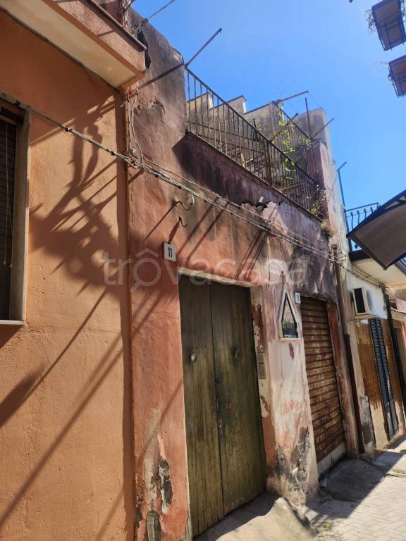 casa indipendente in vendita ad Acireale in zona Centro Storico