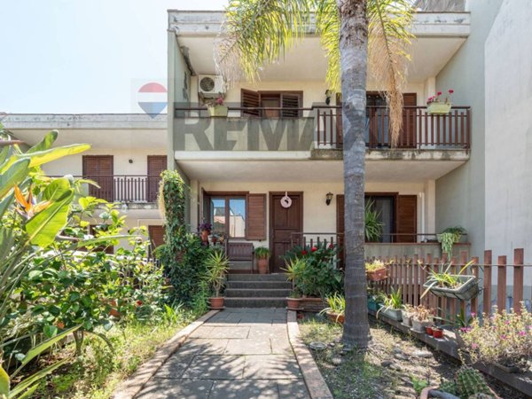 casa indipendente in vendita ad Acireale in zona Balatelle