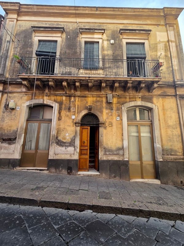 casa indipendente in vendita ad Acireale in zona Centro Storico