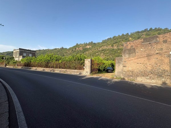 terreno agricolo in vendita ad Acireale in zona Santa Tecla