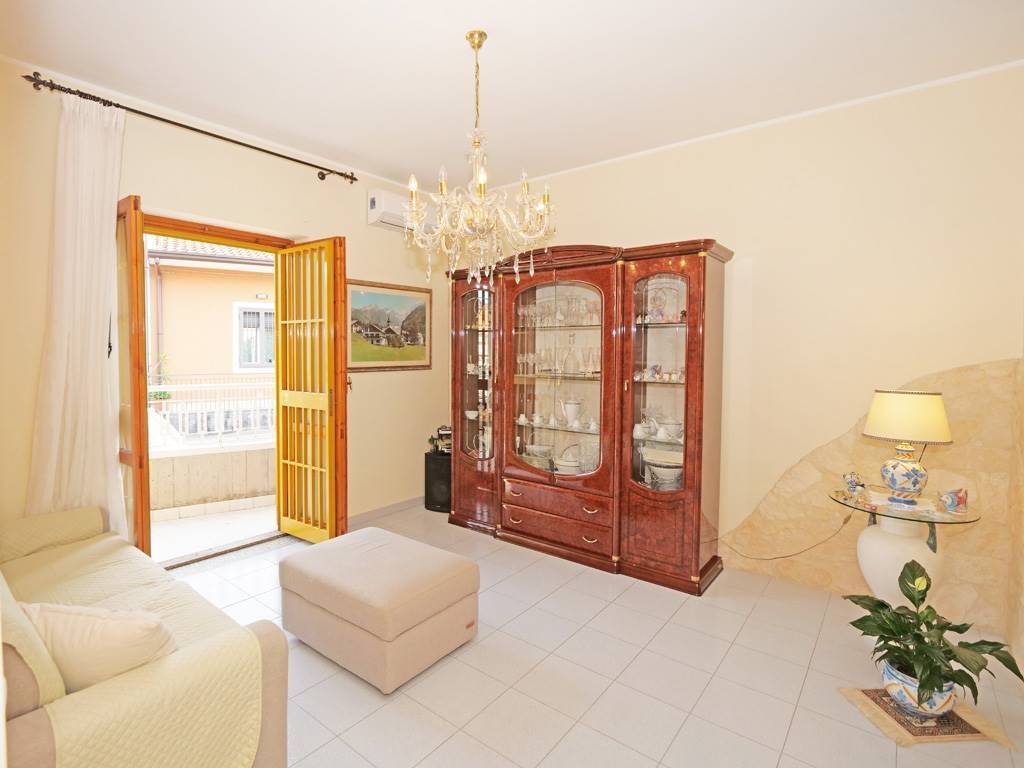appartamento in vendita ad Acireale in zona Piano d'Api
