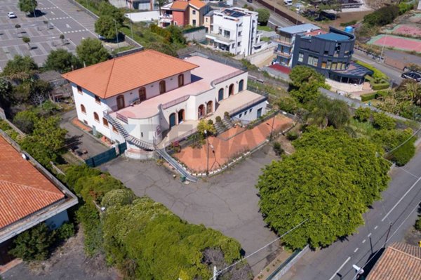 villa in vendita ad Acireale in zona Capo Mulini
