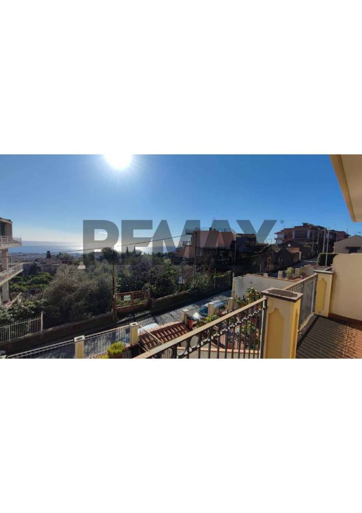 casa indipendente in vendita ad Acireale in zona San Giovanni Bosco